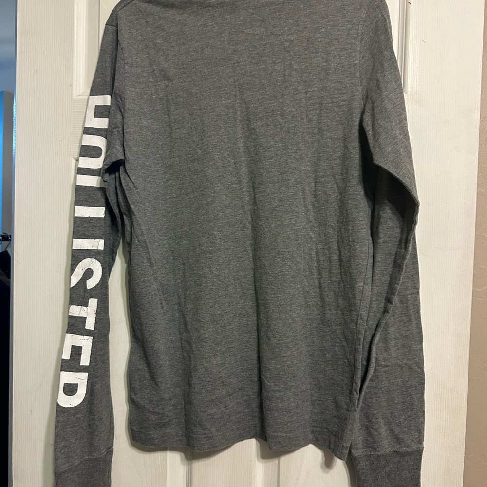 Hollister Gray Long Sleeve Tee with Palm Tree Design - Picture 4 of 4